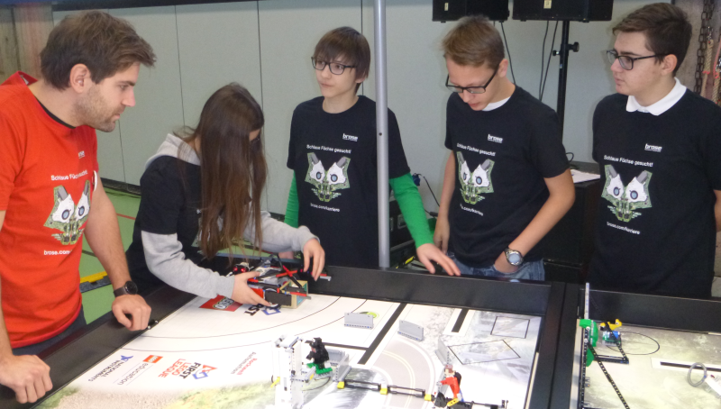 FLL 2016/17 Haßfurter Robotergruppe bei FLL in Würzburg