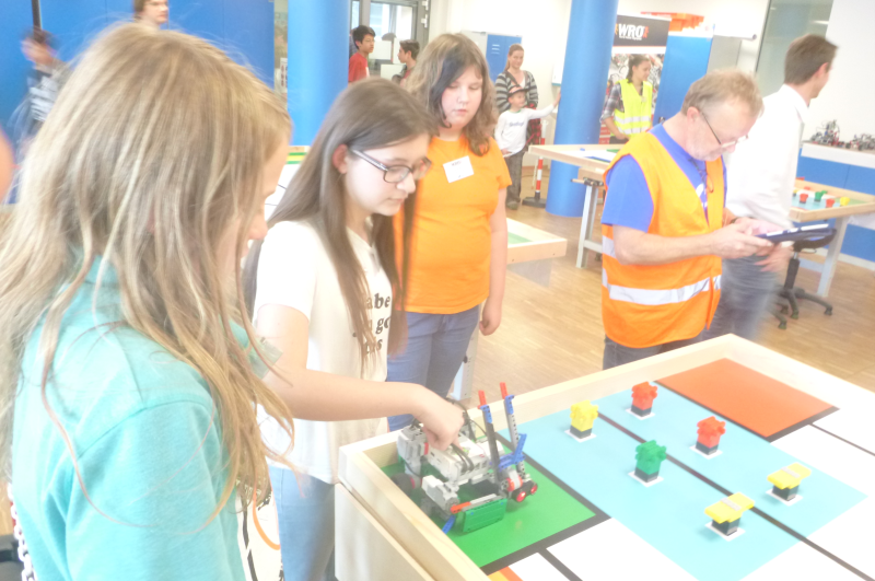 WRO 2016/17 Haßfurter Robotergruppe bei WRO in Schweinfurt